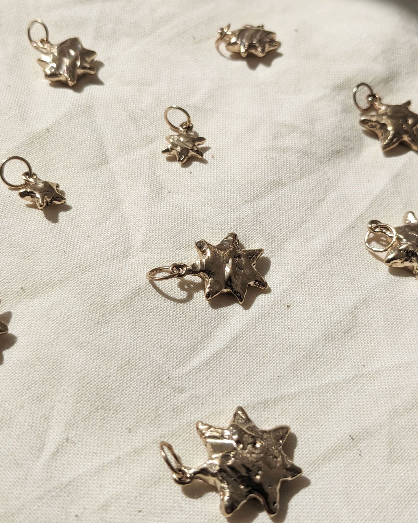 Steren Charm Bronze