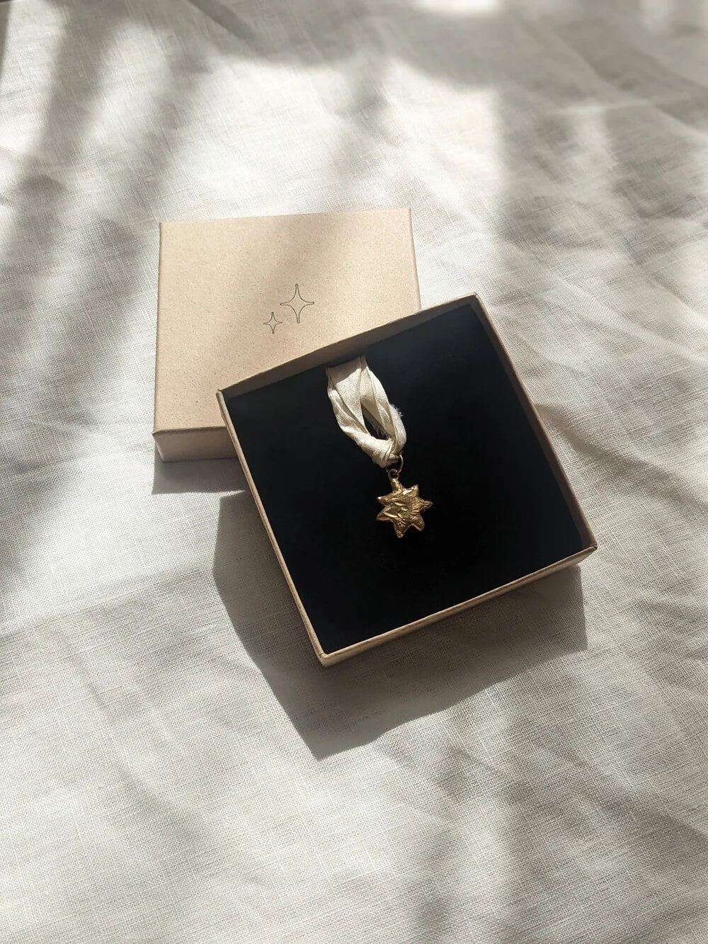 Steren Charm Bronze